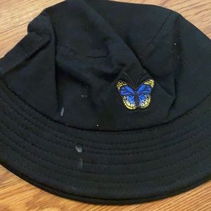 Bucket hat